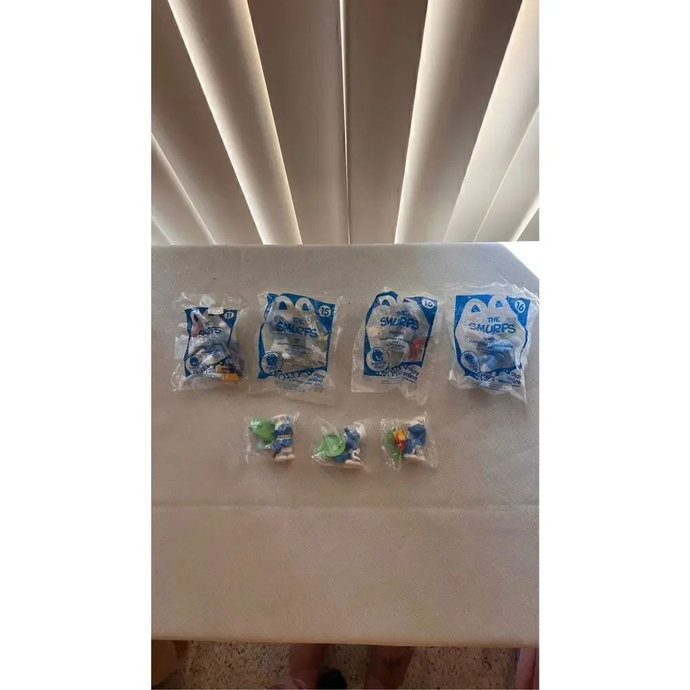 Mc Donalds The Smurfs 2 Happy Meal Movie Toys Collectible New Sealed Lot of 7